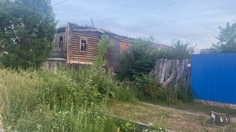Жители Кузнецка попросили снести пугающий дом