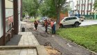 На улице Захарова после сильного ливня размыло тротуар