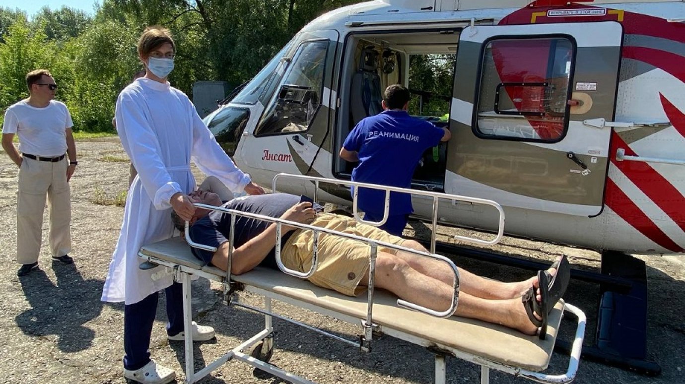 Вертолет доставил двух пациентов из Нижнего Ломова в Пензу