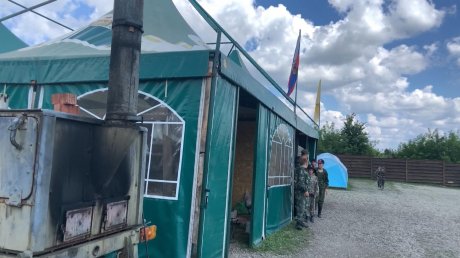 В палаточном лагере под Пензой работают педагоги школы МЧС