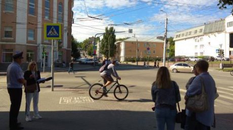 В Пензе проверили, насколько безопасны пешеходные переходы