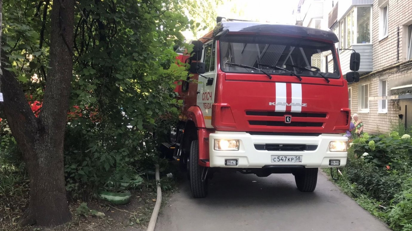 Из-за пожара на улице Кулибина в Пензе эвакуировали 6 человек