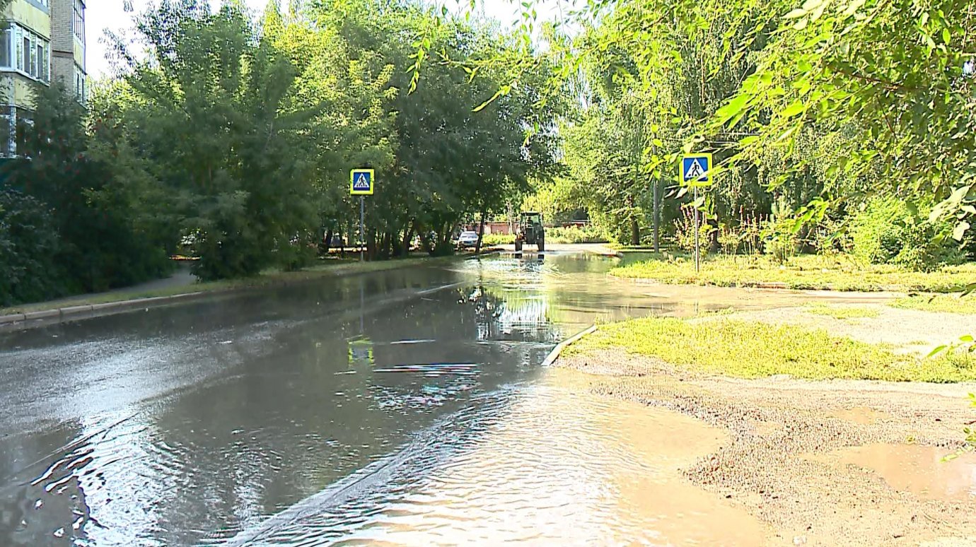 В Пензе затопило дороги и дворы в Заводском районе