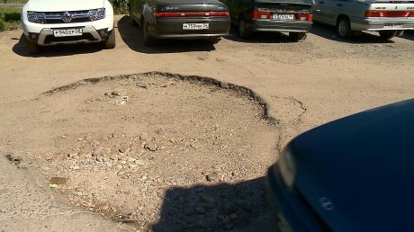 Дорогу у дома № 2 на ул. Лядова не ремонтировали 35 лет