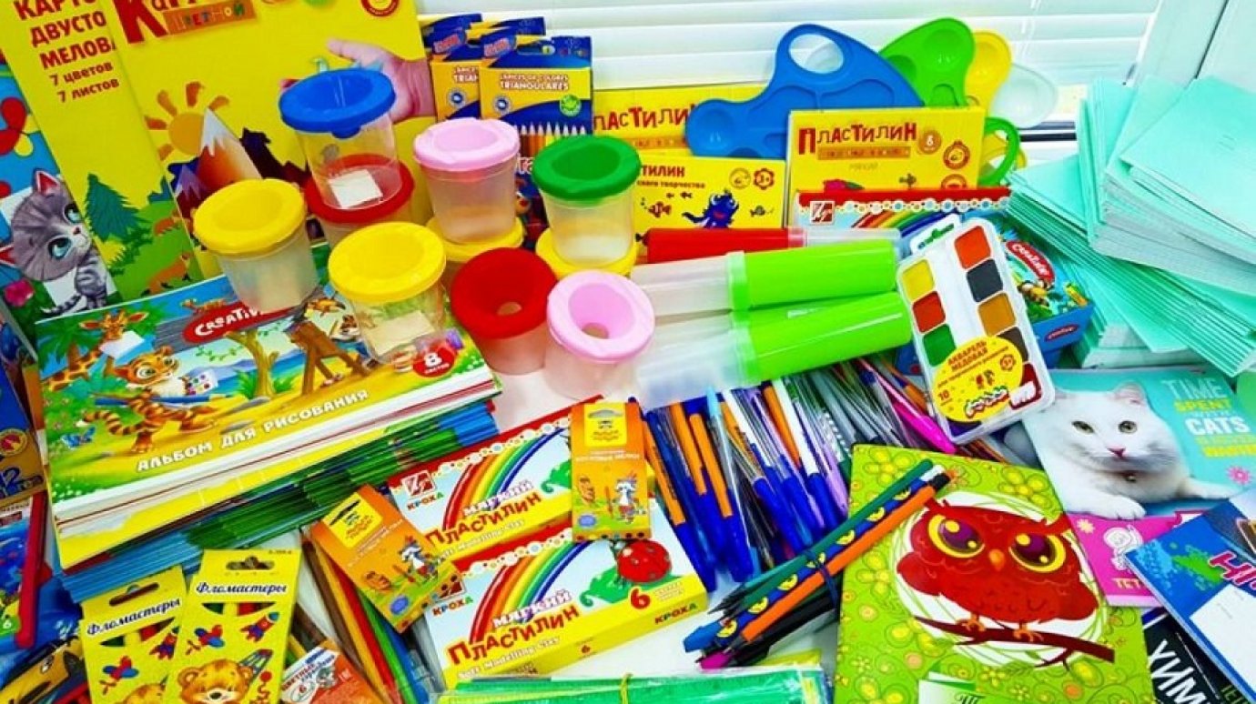 ЕР передала более 50 000 школьных комплектов детям России и Донбасса