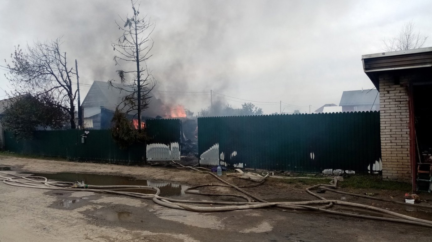 Пожар в Победе: дом с постройками сгорел, пенсионерка погибла