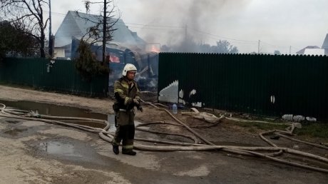Пожар в Победе: дом с постройками сгорел, пенсионерка погибла