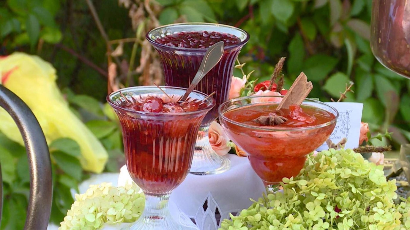 Раскрыт способ спасти засахаренное варенье