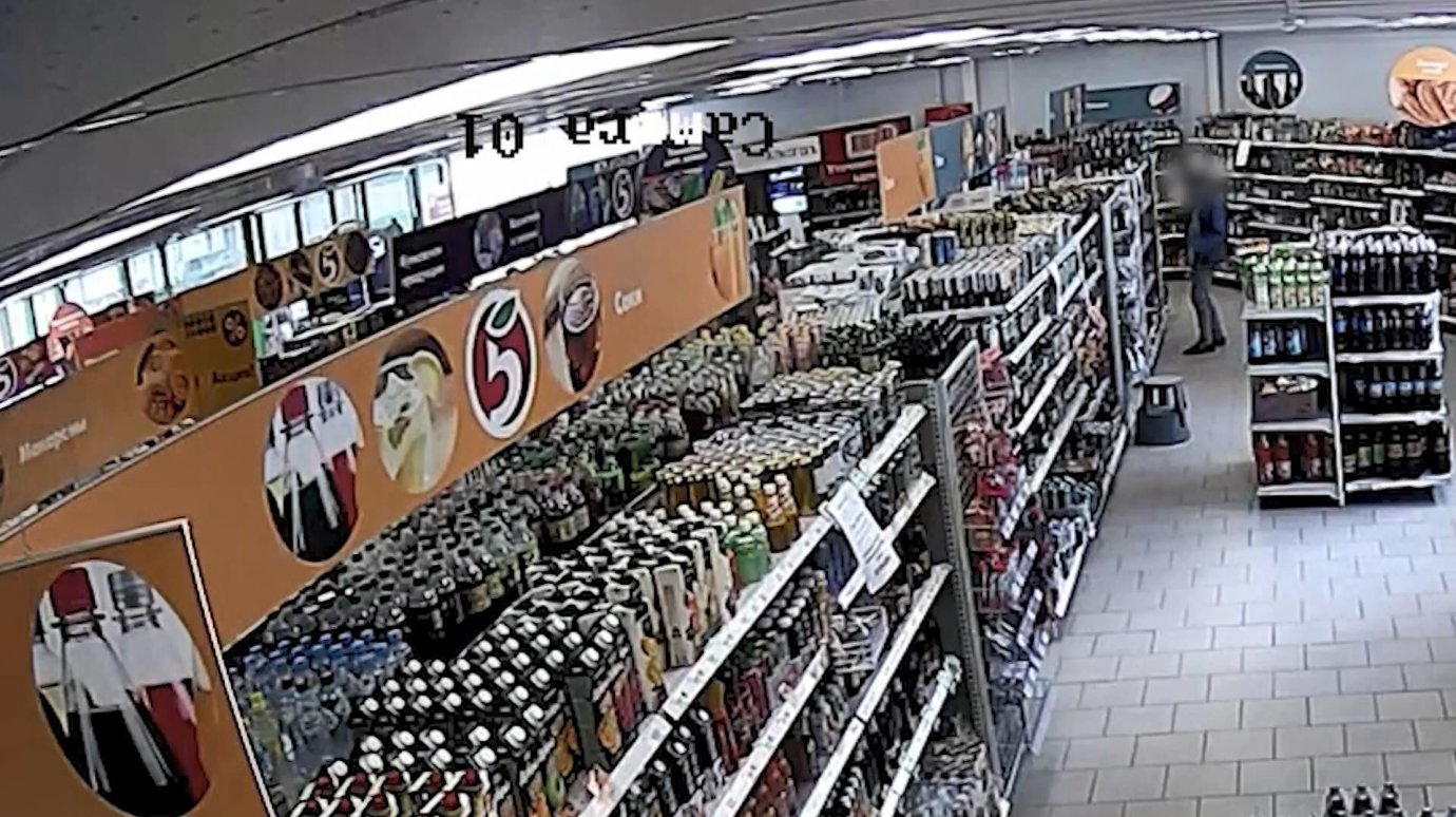 В Кузнецке кража продуктов попала на камеры видеонаблюдения