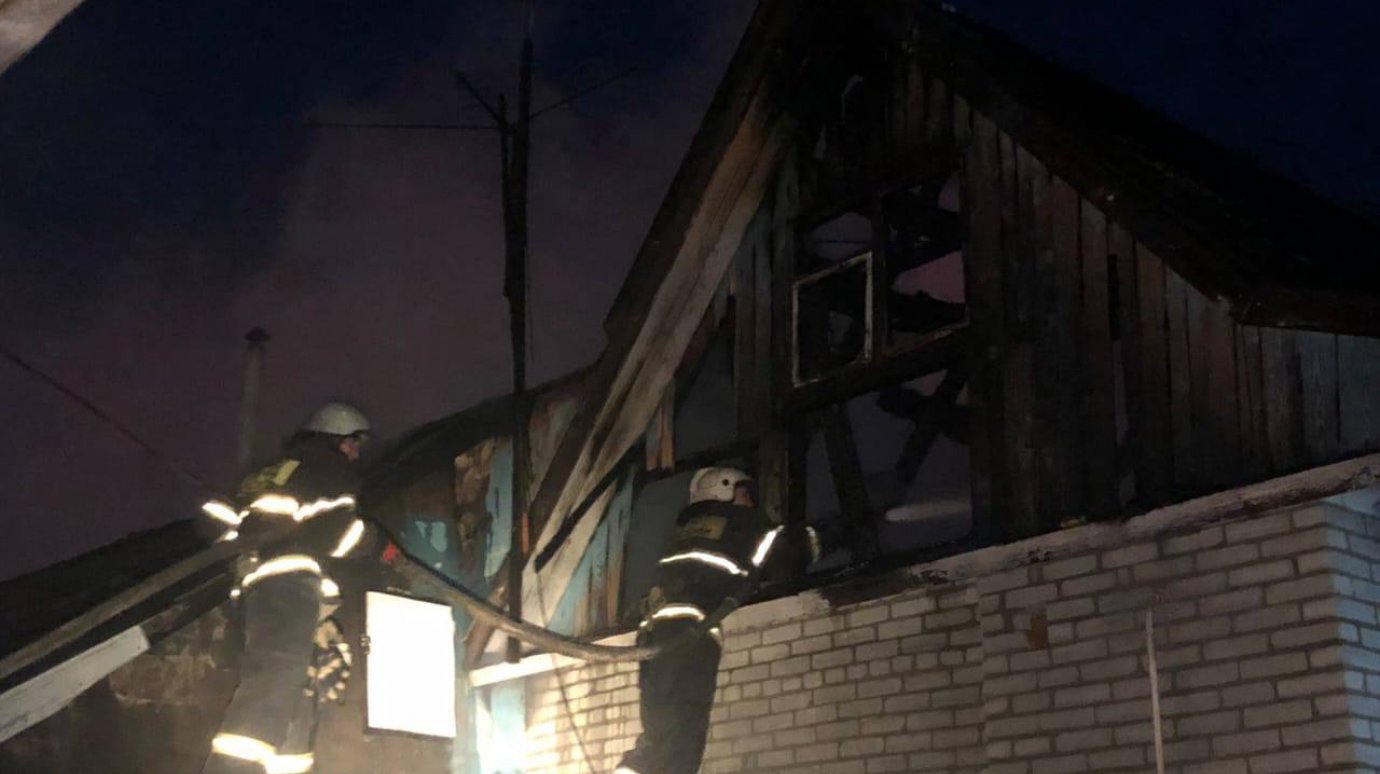 В Пензе при пожаре пострадали мужчина и ребенок