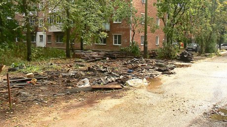 Квартиры жителей дома на Попова затопило во время ремонта крыши