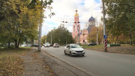 Пензенец назвал издевательством тротуар на улице Рахманинова