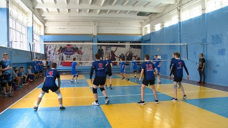 В Пензе волейболисты борются за выход на всероссийский уровень