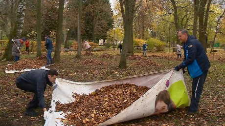 Пензенские чиновники вышли на общегородской субботник