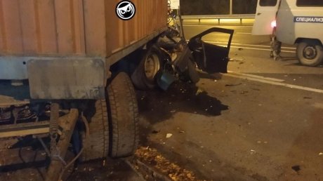 Смертельное ДТП на трассе М5 в Пензе: ВАЗ въехал под прицеп