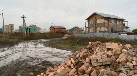 Жители Терновки незаконно перекрыли дорогу бетонными блоками