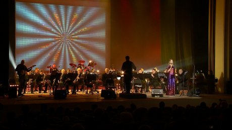 Пензенский духовой оркестр сыграл старые хиты в новой аранжировке