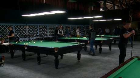 В Пензе в финале турнира играют лучшие бильярдисты страны