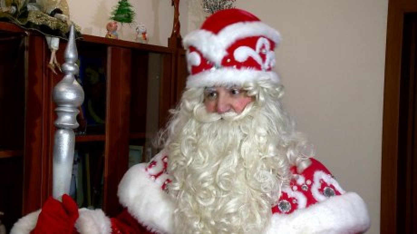 Пензенские дети смогут поздравить Деда Мороза с днем рождения