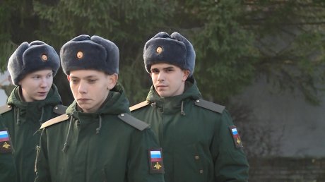 В Пензе срочников поздравили с Всероссийским днем призывника