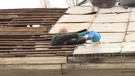 Крышу в доме на Воровского, 31, заменят полностью