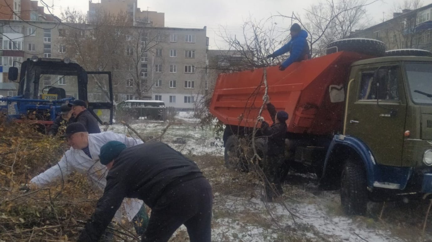 Вадим Супиков решил вопрос по очистке двора пензенской школы