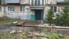 После ремонта сетей на Ворошилова люди ходят по мешкам с песком