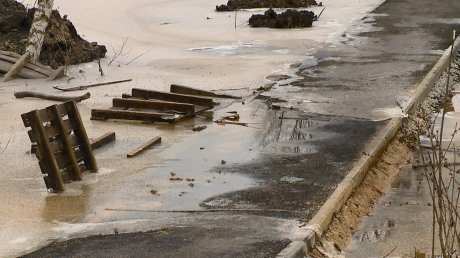 Только вплавь: территория на ул. Ново-Казанской скрылась под водой