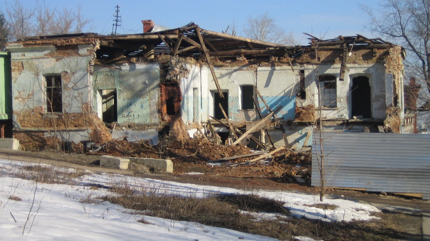 В Сурске восемь аварийных домов не снесли из-за нехватки денег