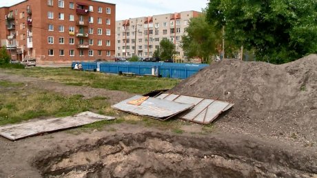 Во дворе на улице Литвинова похоронили футбол