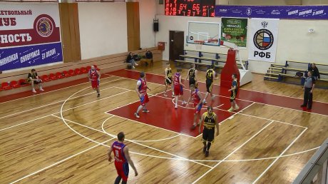 Пензенцы уступили баскетболистам из Саранска в любительской лиге