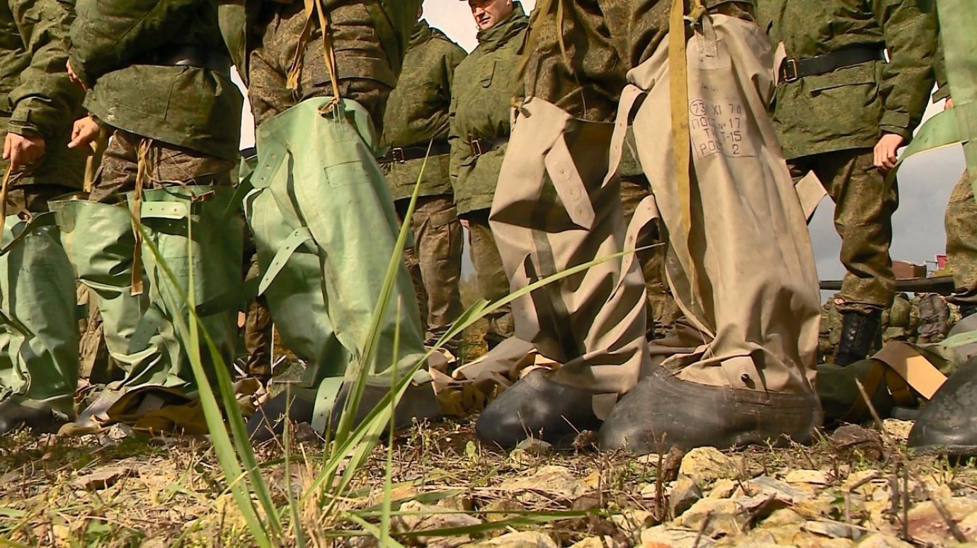 Желающим предлагают рыть окопы и блиндажи за сотни тысяч рублей