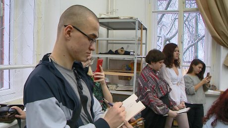 В Пензе студенты-художники показали малые дипломные работы