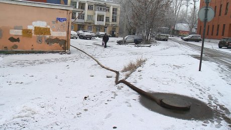 Подвал дома на улице Ленина около 10 лет заливает нечистотами