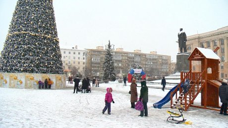 «Веселый лабиринт» на площади Ленина скрасил досуг горожан