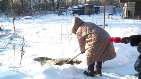 Жители домов на улице Ушакова оказались без воды из-за утечки