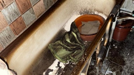 В Кузнецке при пожаре в многоэтажном доме погиб человек