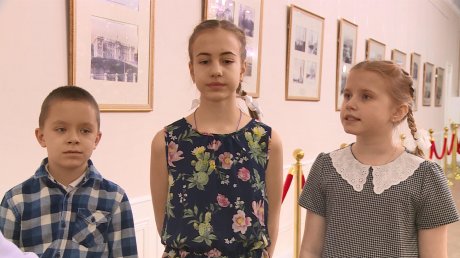 В Пензе архиерейский детский хор показал спектакль о девочке без отца