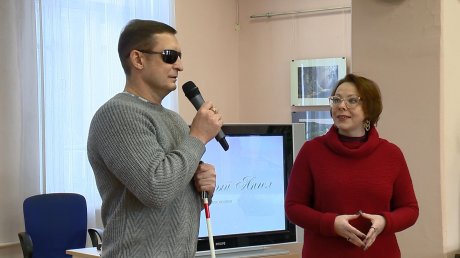 Ослеп, чтобы прозреть: в Пензе выступил поэт Олег Карев