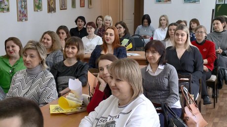 В Пензе преподаватели показали таланты на творческом конкурсе