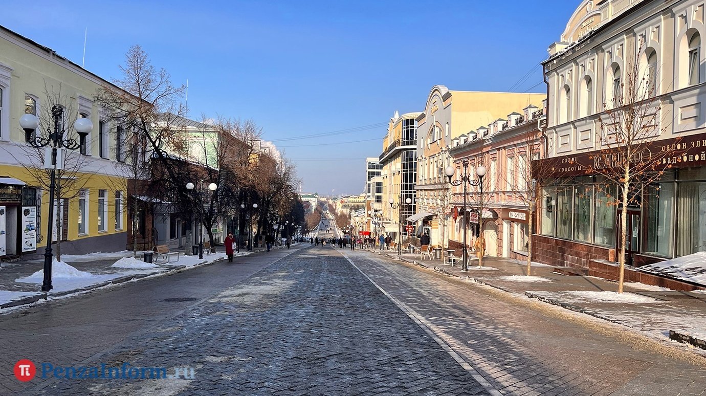 Пензенца возмутило движение машин в пешеходной зоне на Московской