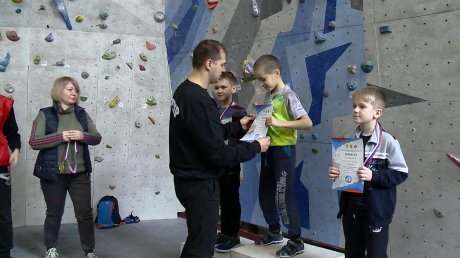 Для самых маленьких пензенских скалолазов устроили состязания