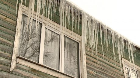 Пензенцам придется за свой счет чинить потолок в двухэтажке