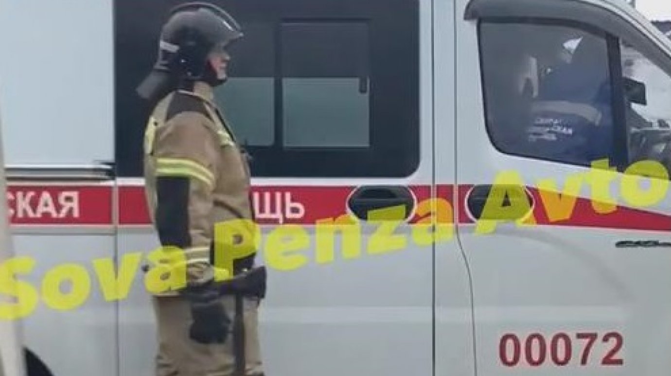 В Пензе легковой автомобиль врезался в автобус