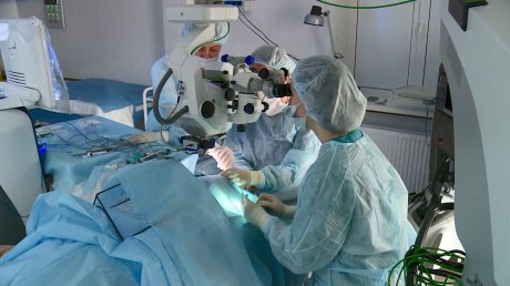 Пензенский офтальмолог изобрел замену для хрусталика глаза
