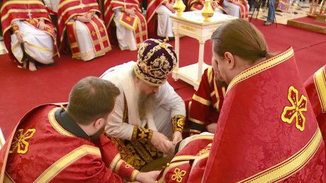 Православные посетили Спасский собор в Великий четверг