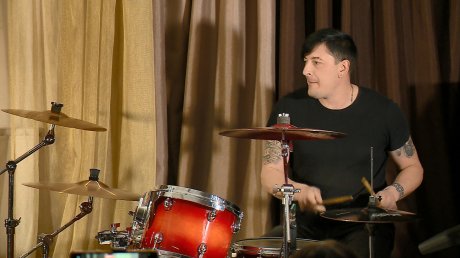 В «Доме Бадигина» впервые дал сольный концерт дуэт DrumPiano!