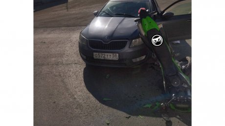 Лежит посреди дороги: пензенцы сообщили о ДТП с мотоциклистом