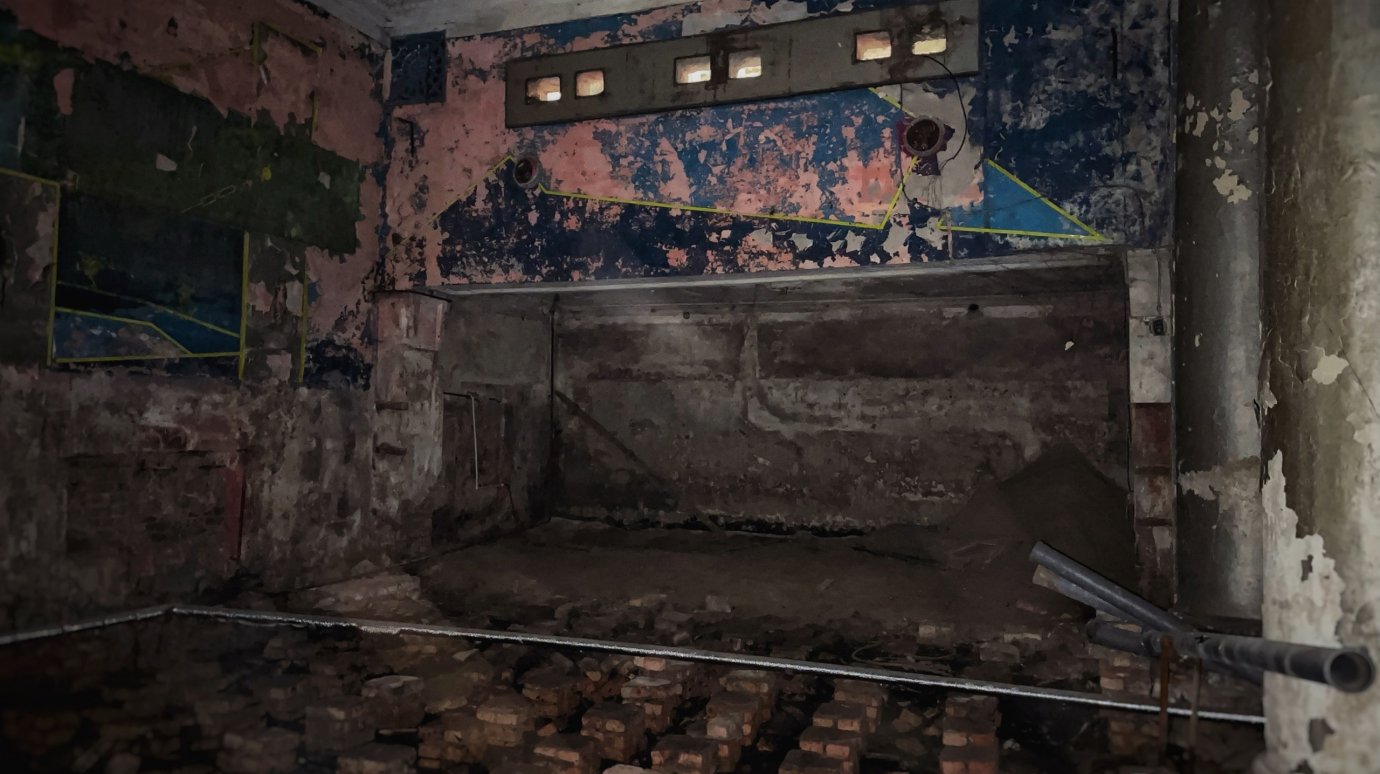 Запустение и разруха: появились фотографии из кинотеатра «Москва»