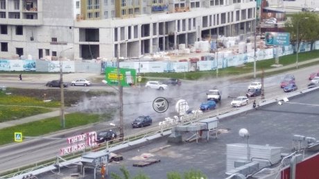 Из-за коммунальной аварии в районе ТЦ «Онежский» образовалась пробка